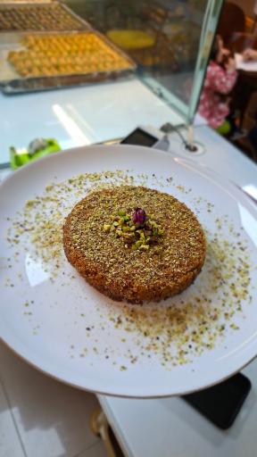 عکس باقلوا علی کیپا