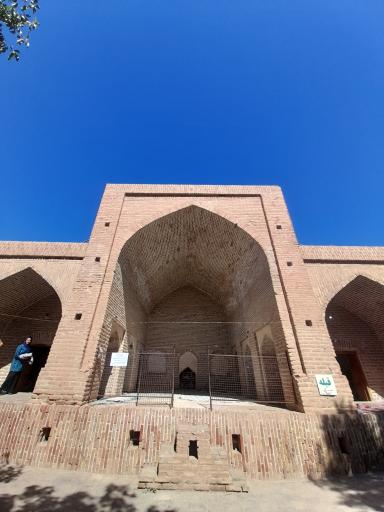 عکس کاروانسرای شاه عباسی قدمگاه