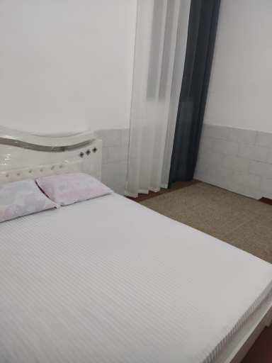 عکس مهمانپذیر اطلس