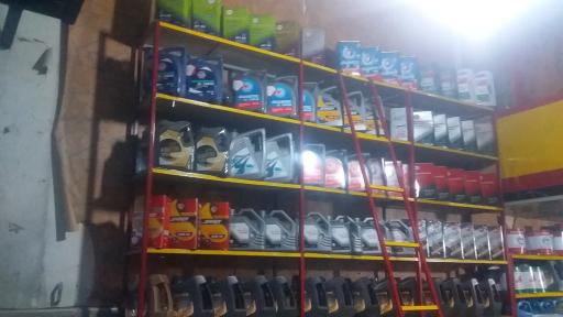 عکس فروشگاه روغن موتور اورانوس