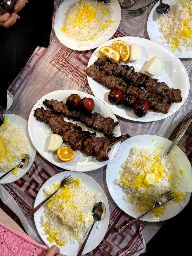 عکس رستوران سنتی دل انگیز 