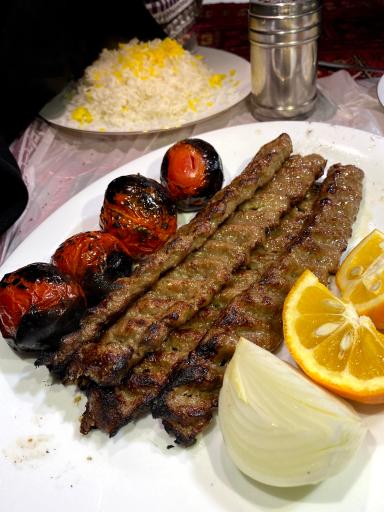 عکس رستوران سنتی دل انگیز 