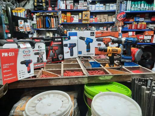 عکس رنگ و ابزار افشار