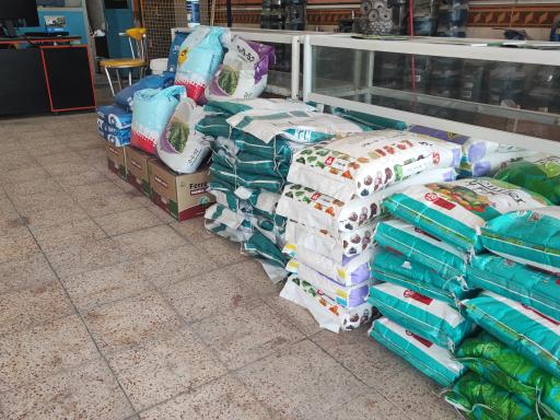 عکس نهاده‌ های کشاورزی و ادوات آبیاری باقری