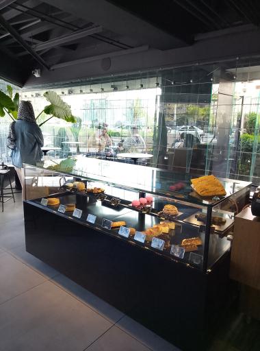 نان و شیرینی گنتوم