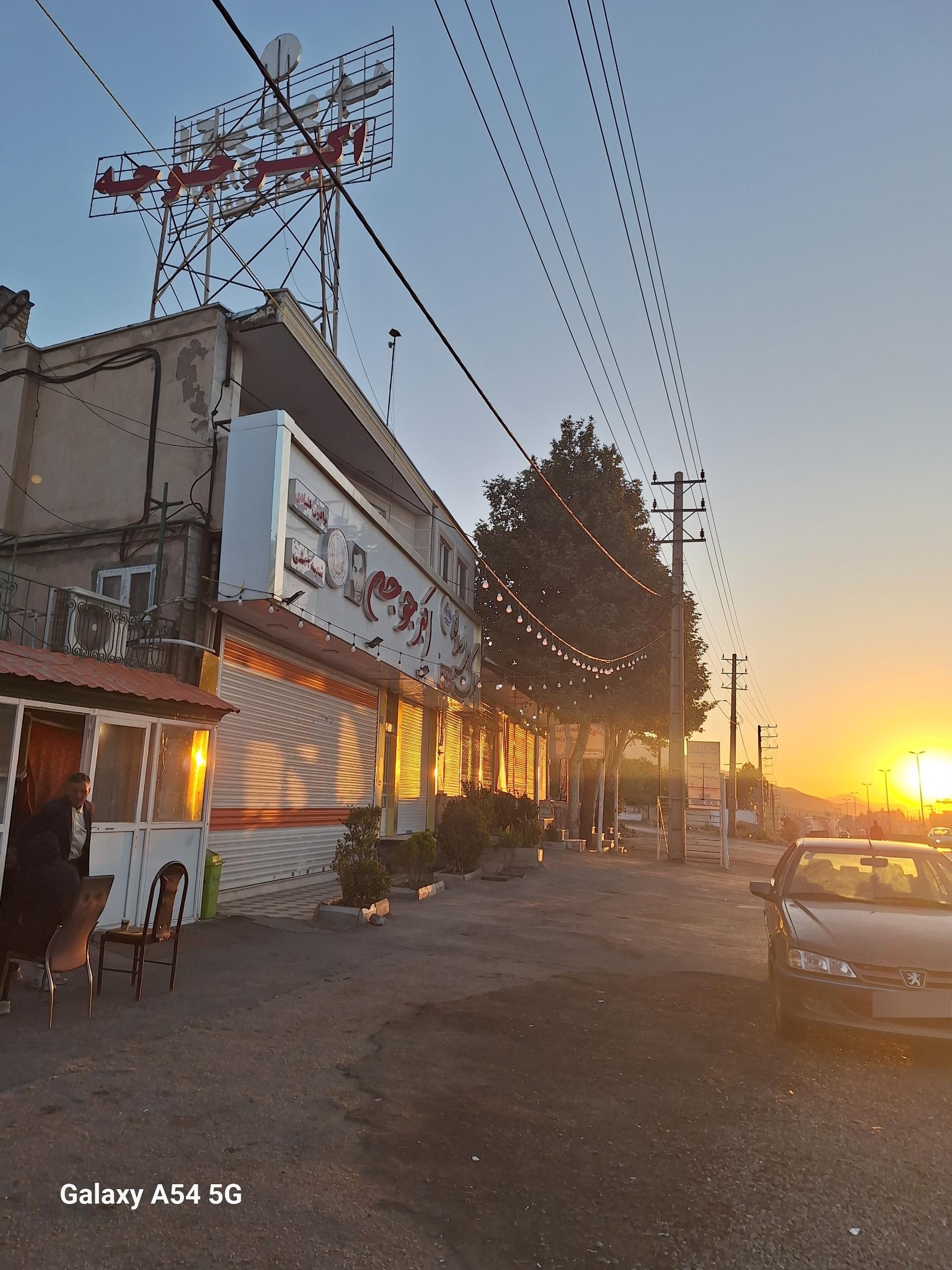 عکس رستوران اکبرجوجه برادران کلبادی