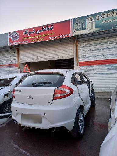 عکس خرید و فروش خودروهای تصادفی شرکا