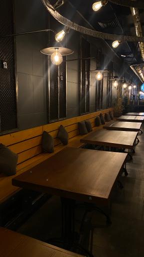 عکس کافه فست‌فود تیک‌آف