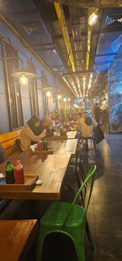 عکس کافه فست‌فود تیک‌آف