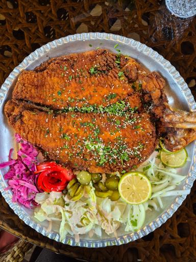 عکس کافه رستوران نویان