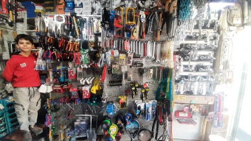 عکس فروشگاه رنگ ابزار،شیرآلات وکلیدسازی شبستری