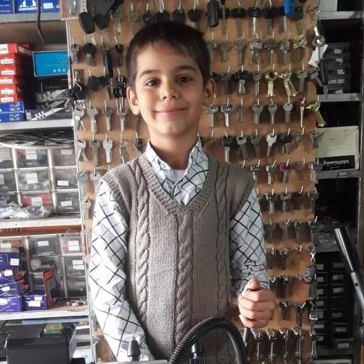 عکس فروشگاه رنگ ابزار،شیرآلات وکلیدسازی شبستری