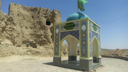 عکس گلزار دو شهید گمنام 