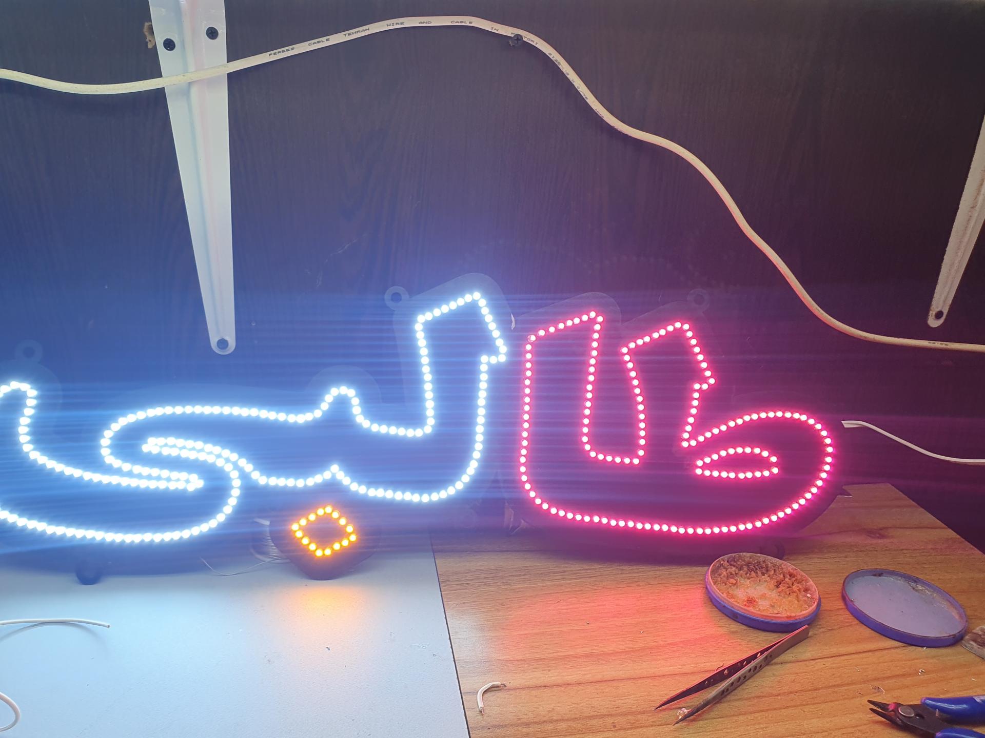 عکس ساخت و تعمیر تابلوهای ال ای دی