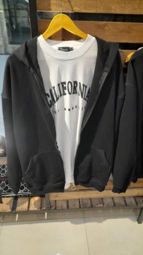 عکس فروشگاه پوشاک زنانه نیل شاپ