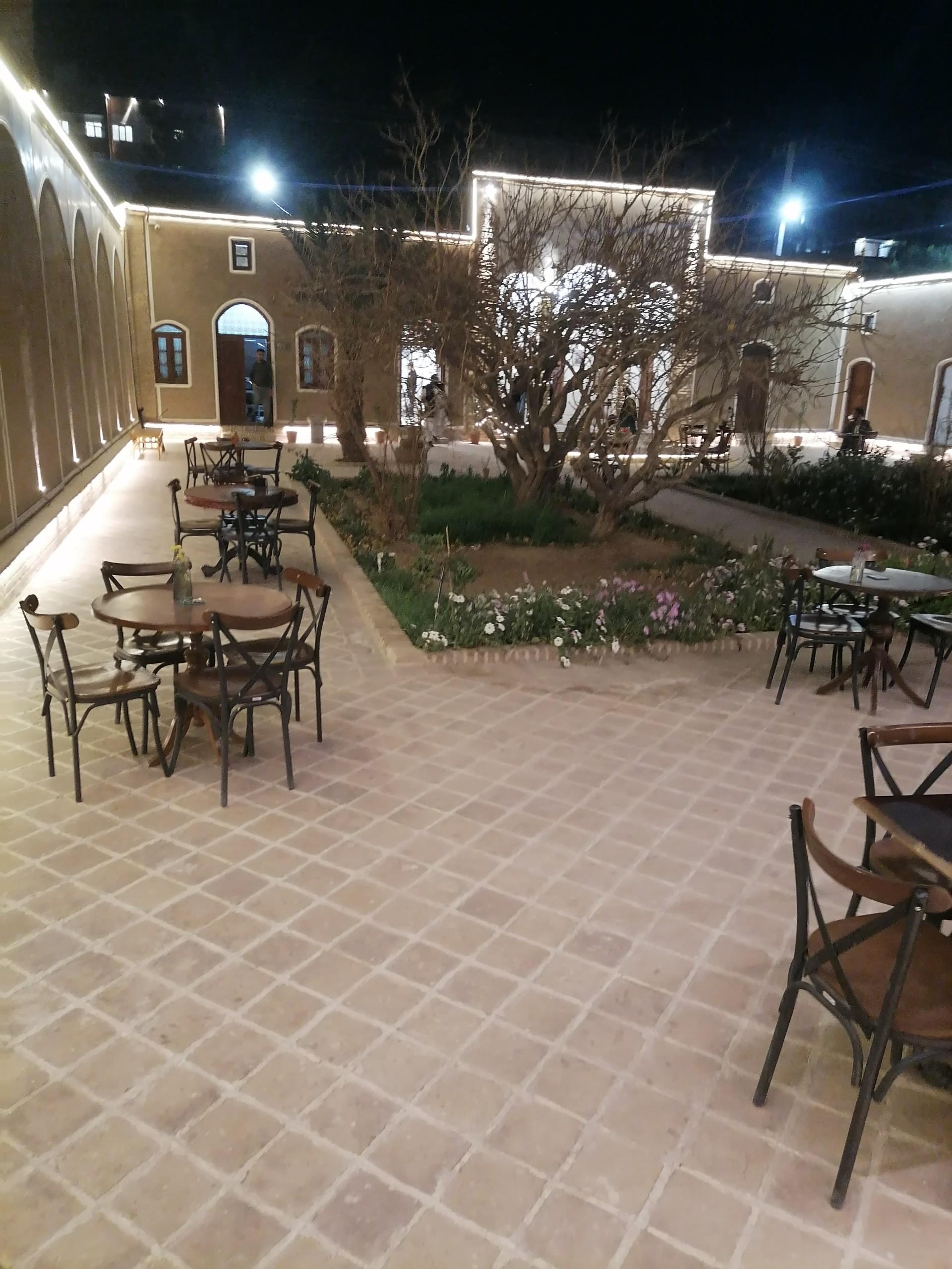 عکس عمارت شمس 