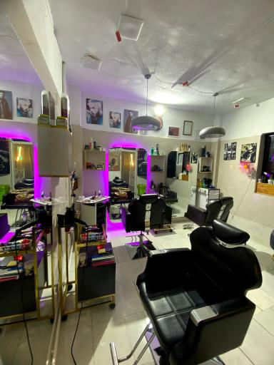 عکس آرایشگاه مردانه بلک