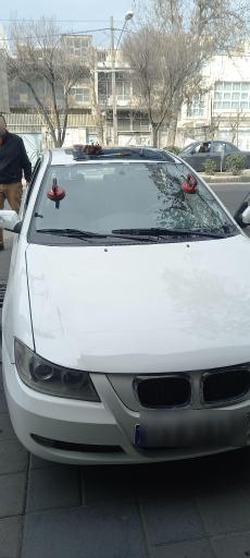 عکس شیشه اتومبیل علاءالدینی