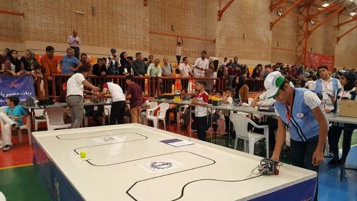 عکس مجتمع آموزشی رباتیک آریانا