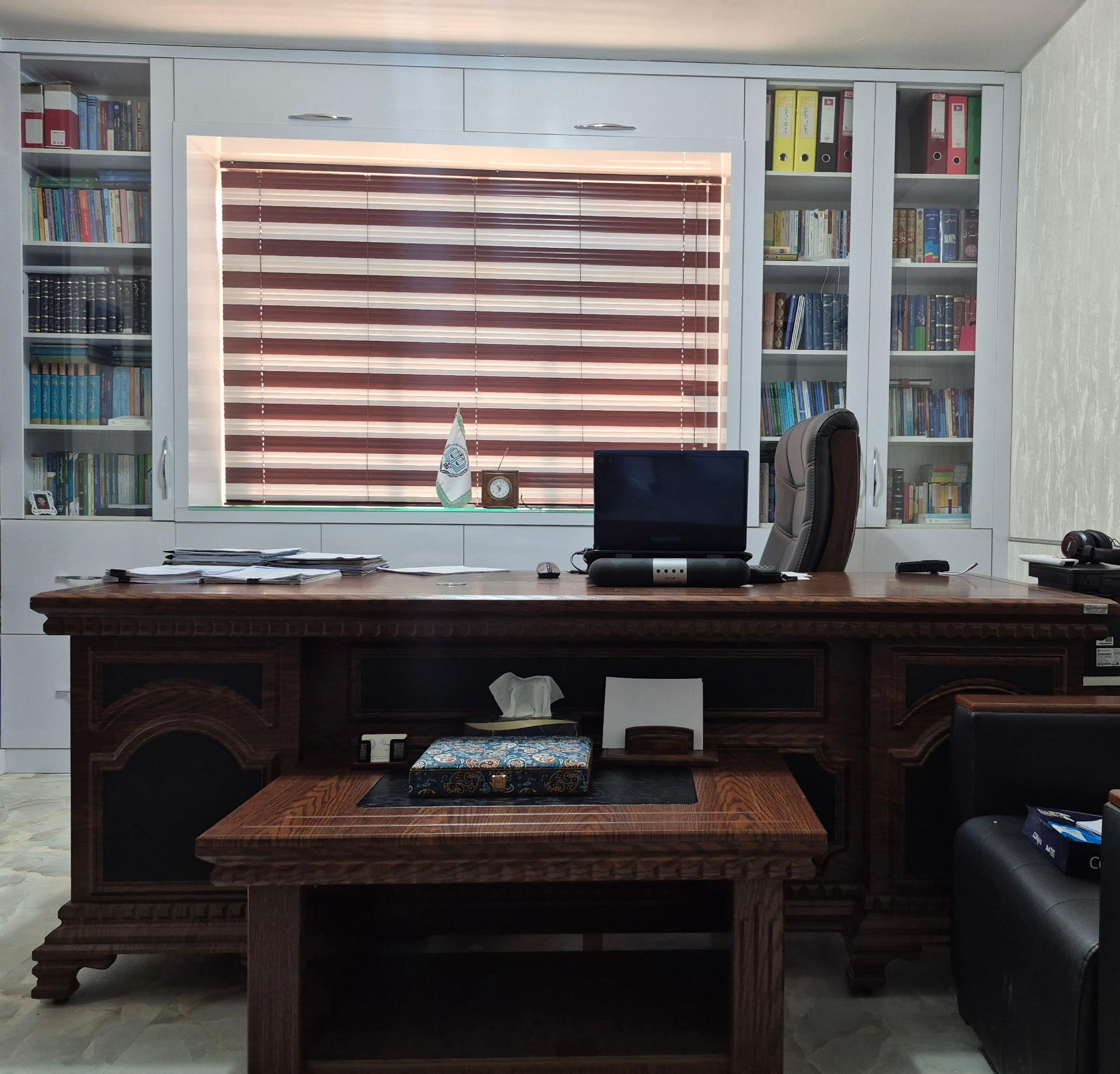 عکس دفتر وکالت فرزاد امیدی