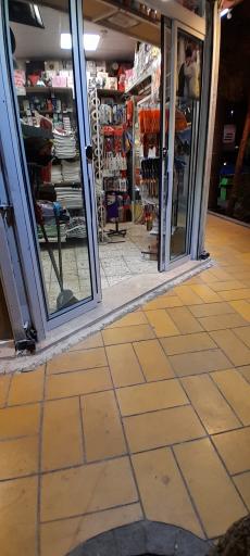 عکس فروشگاه ظروف پلاستیک بخشی