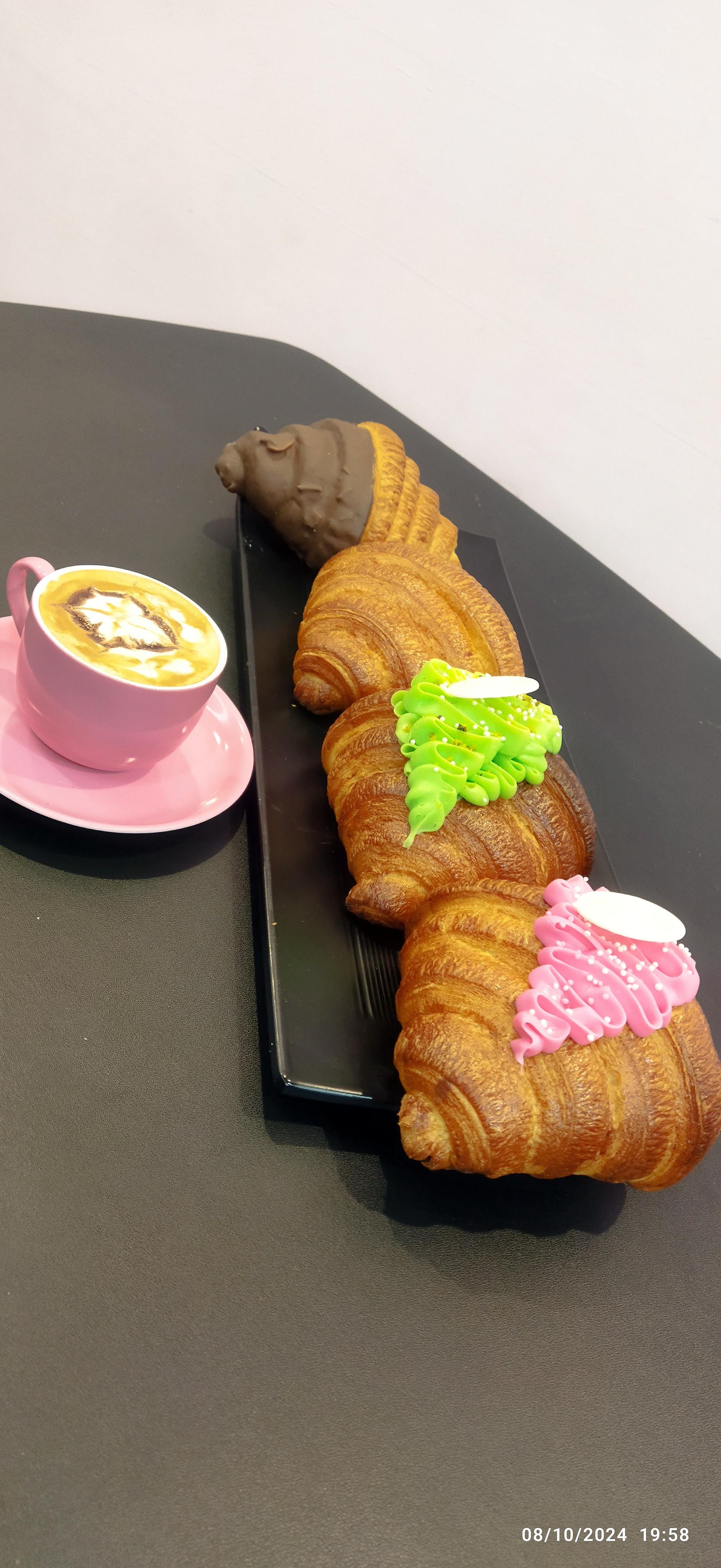 عکس کافه بیکری فرانسوی آنیس