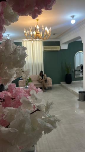 عکس آموزشگاه و سالن زیبایی ماهك مدني