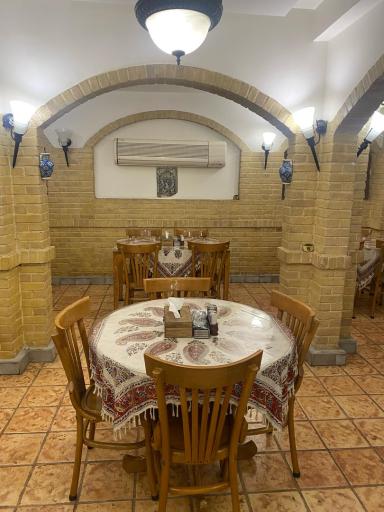 عکس رستوران سنتی خان باجی