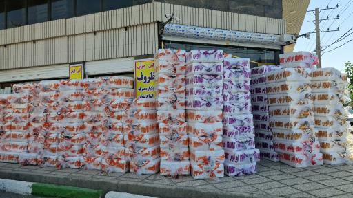 عکس پخش ظروف یکبار مصرف و‌ تم‌ تولد