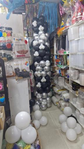 عکس پخش ظروف یکبار مصرف و‌ تم‌ تولد