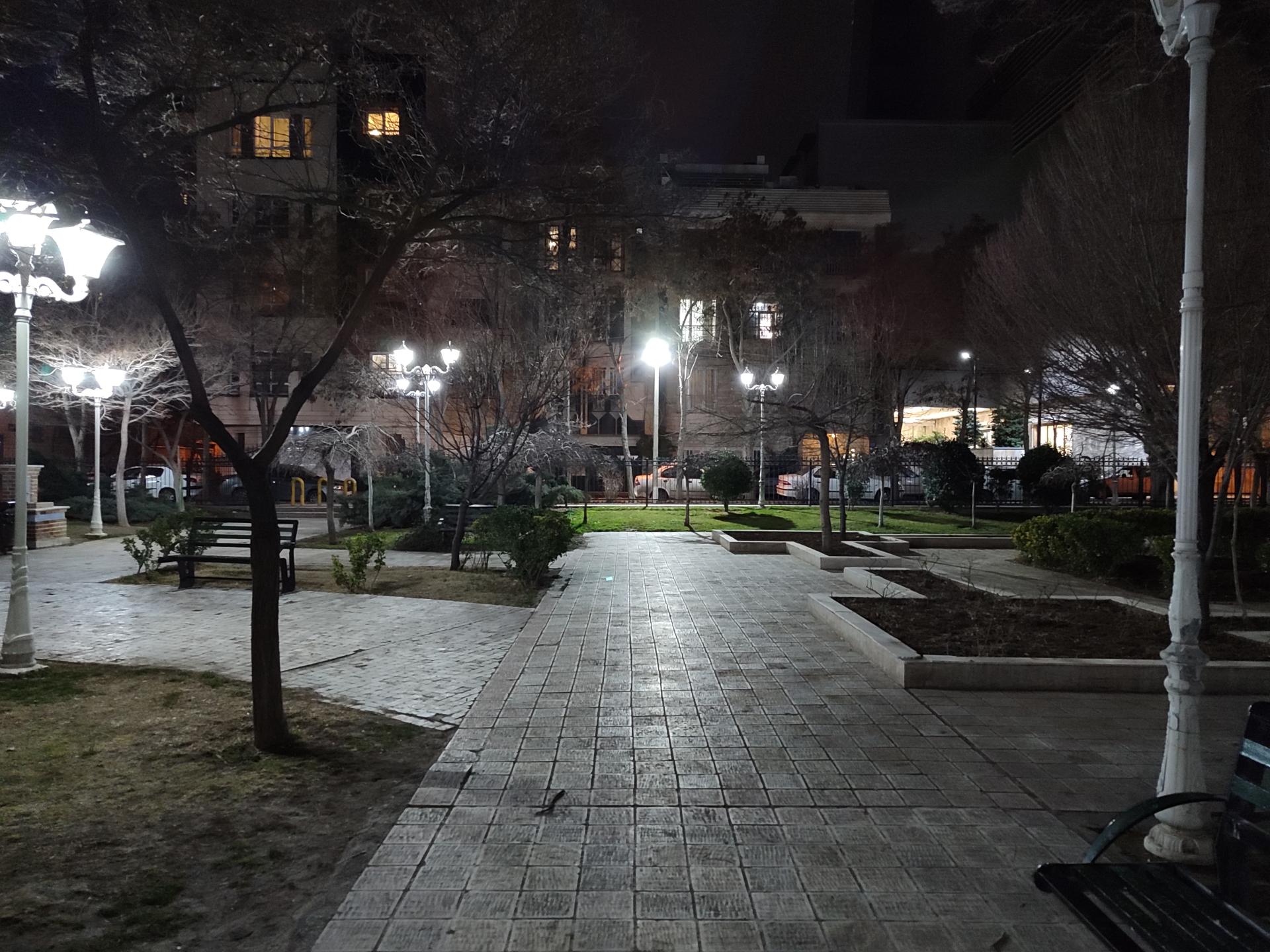 عکس بوستان اندیشه (ارمنی)