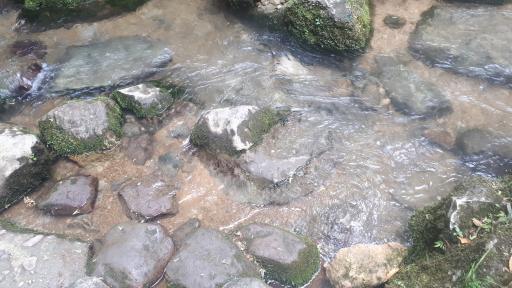 عکس چشمه دمکش