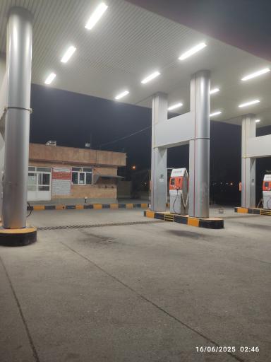 عکس پمپ گاز CNG میدان نشاط