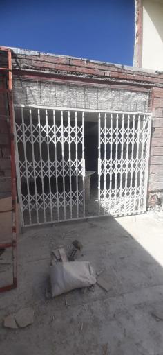 عکس شاخ گوزنی و درب آکاردئونی مهندس غلامی