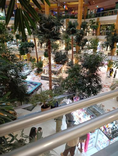 عکس مرکز خرید تیراژه