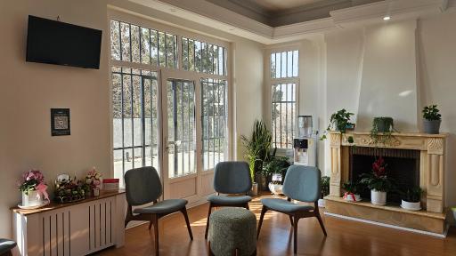 عکس کلینیک دکتر بنفشه تمیزی‌فر 