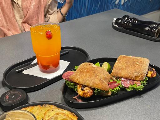 عکس کافه پلاک ۱۹