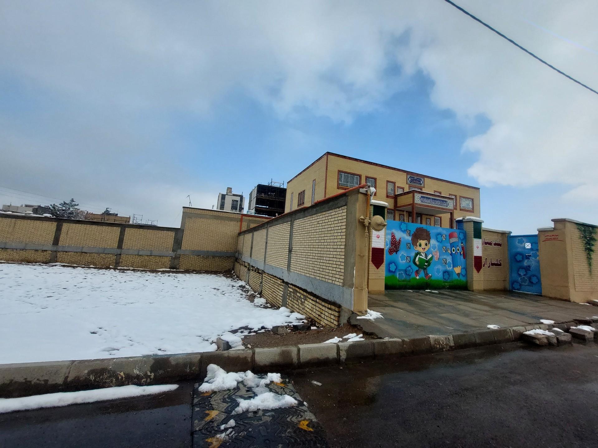 عکس دبستان جعفر برزگر دوره اول و دوم پسرانه