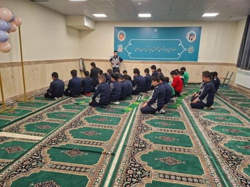 عکس دبستان جعفر برزگر دوره اول و دوم پسرانه