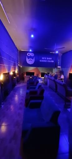 عکس گیم نت پسر یخی