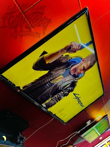 عکس گیم نت پسر یخی