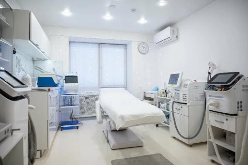 عکس کلینیک تخصصی آسمان