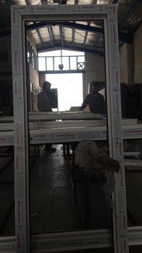 عکس دفتر فروش درب و پنجره دوجداره