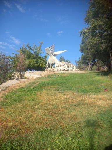 عکس سیمرغ پارک صخره ای خرم آباد