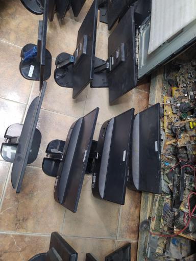 عکس تعمیرگاه تلویزیون کردی