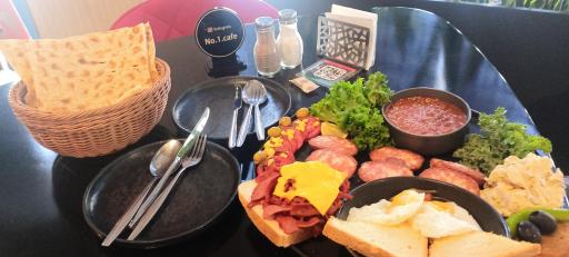 عکس کافه رستوران نامبروان