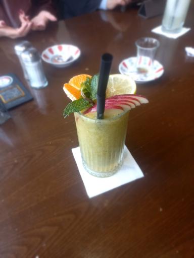 عکس کافه رستوران نامبروان