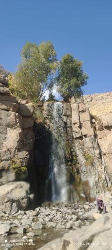 عکس سنگ نوشته های باستانی گنجنامه