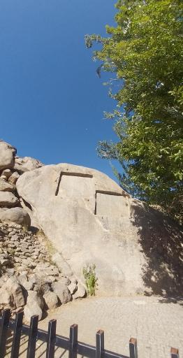 عکس سنگ نوشته های باستانی گنجنامه