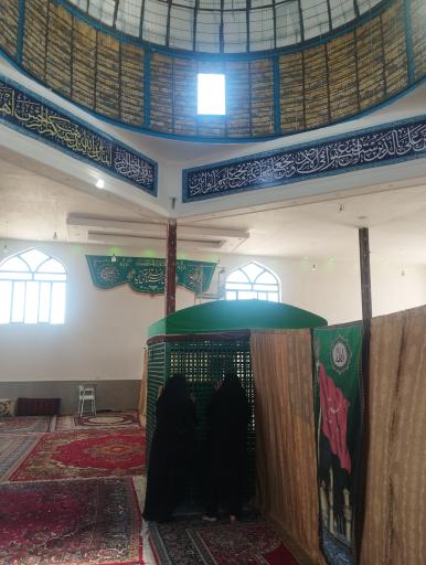 عکس مزارپیرچهارشنبه کاریزک